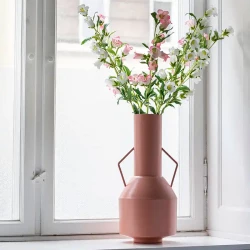 Vase i metal med to hanke, 45cm