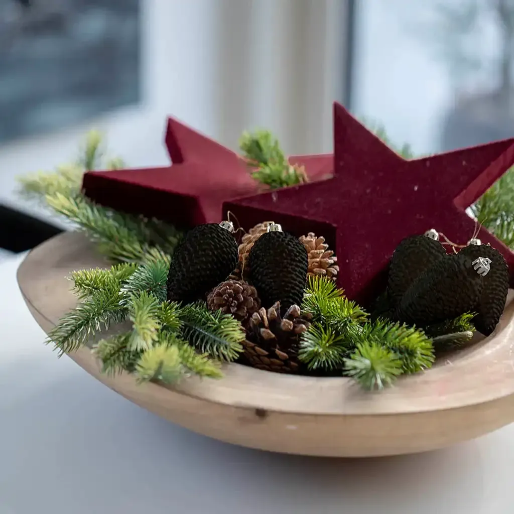 Køb Stjerne i velour, bordeaux, Ø 24cm hos Brondsholm.dk