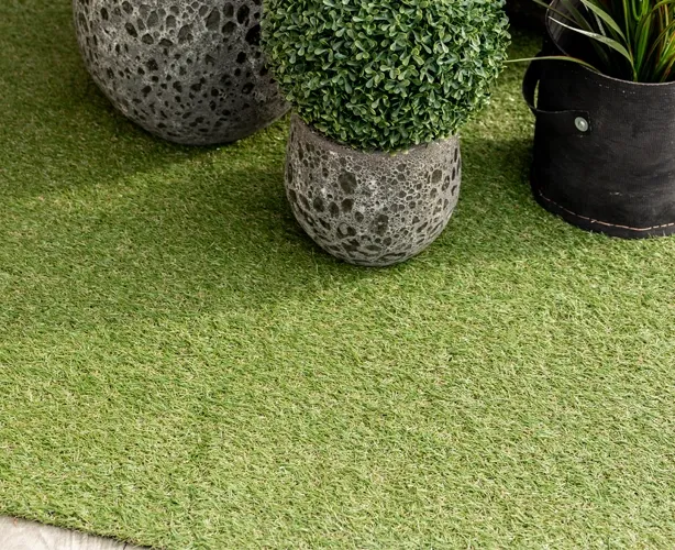 Kunstig græsmåtte